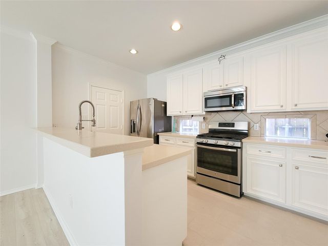 75 Dennis Street, Houston, TX 77006