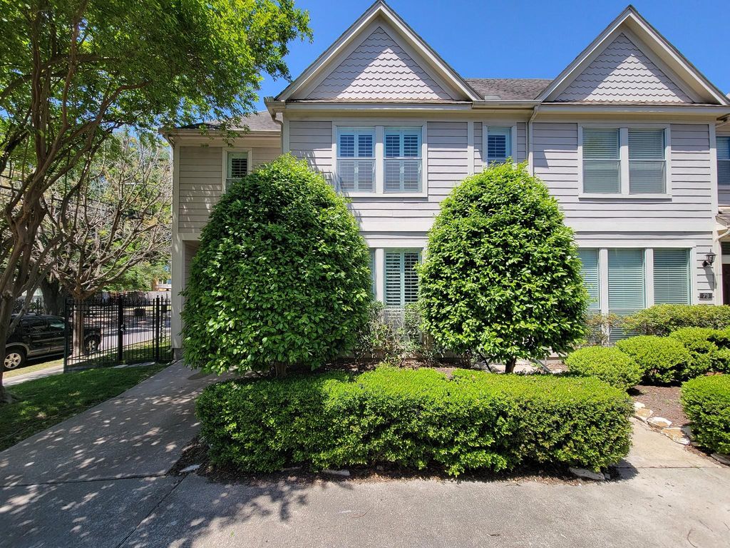 75 Dennis Street, Houston, TX 77006