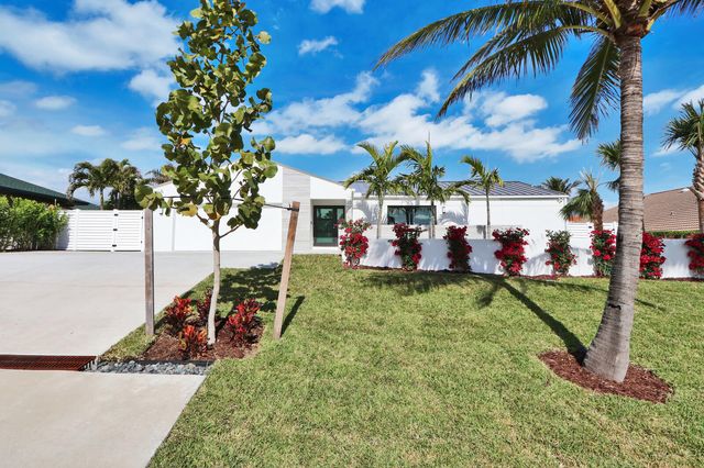 441 S Lyra Circle, Juno Beach, FL 33408