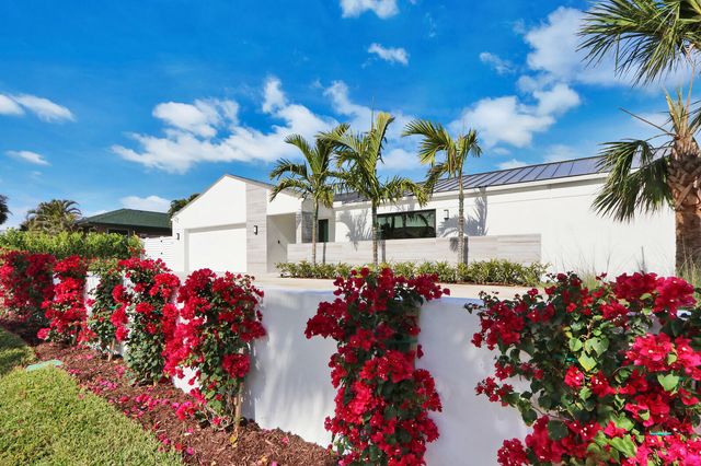 441 S Lyra Circle, Juno Beach, FL 33408