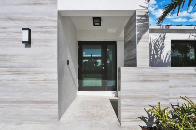 441 S Lyra Circle, Juno Beach, FL 33408