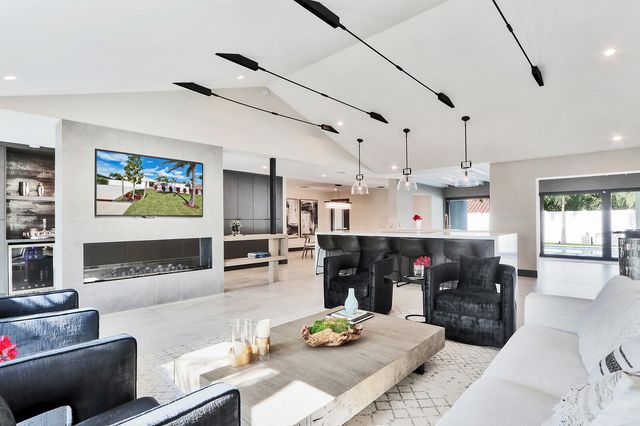 441 S Lyra Circle, Juno Beach, FL 33408