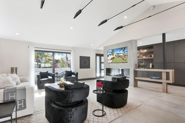 441 S Lyra Circle, Juno Beach, FL 33408