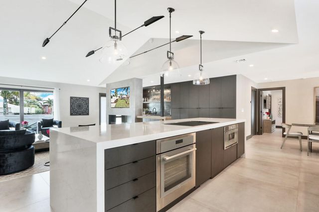 441 S Lyra Circle, Juno Beach, FL 33408