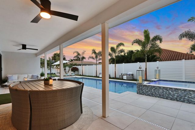 441 S Lyra Circle, Juno Beach, FL 33408