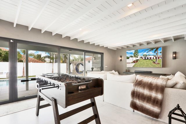 441 S Lyra Circle, Juno Beach, FL 33408