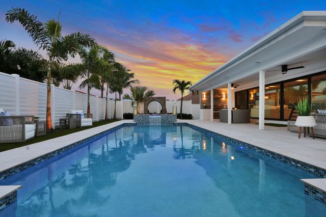 441 S Lyra Circle, Juno Beach, FL 33408