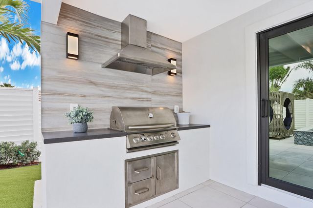 441 S Lyra Circle, Juno Beach, FL 33408