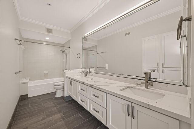 2111 Welch Street B306, Houston, TX 77019