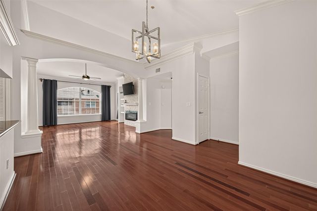 2111 Welch Street B306, Houston, TX 77019