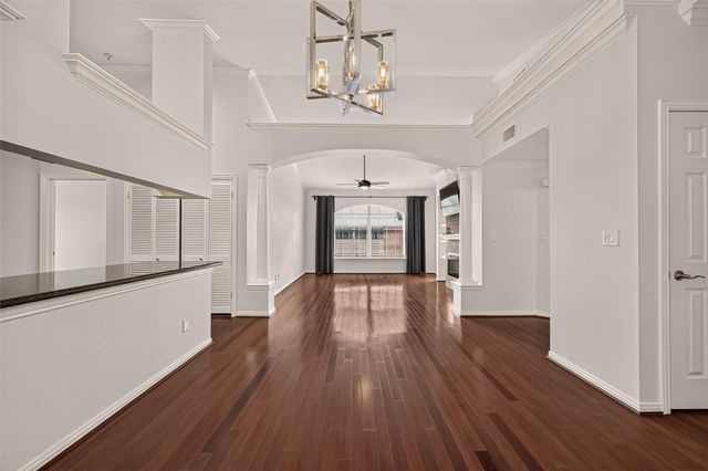 2111 Welch Street B306, Houston, TX 77019