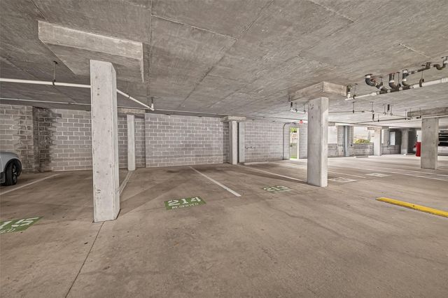 2111 Welch Street B306, Houston, TX 77019