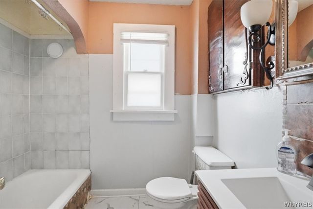 82 Peter Street, Buffalo, NY 14207