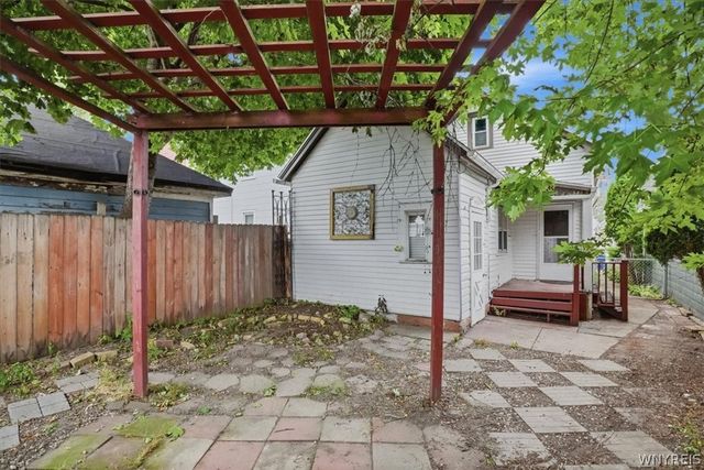 82 Peter Street, Buffalo, NY 14207