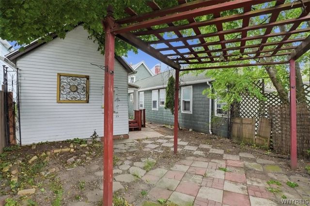 82 Peter Street, Buffalo, NY 14207