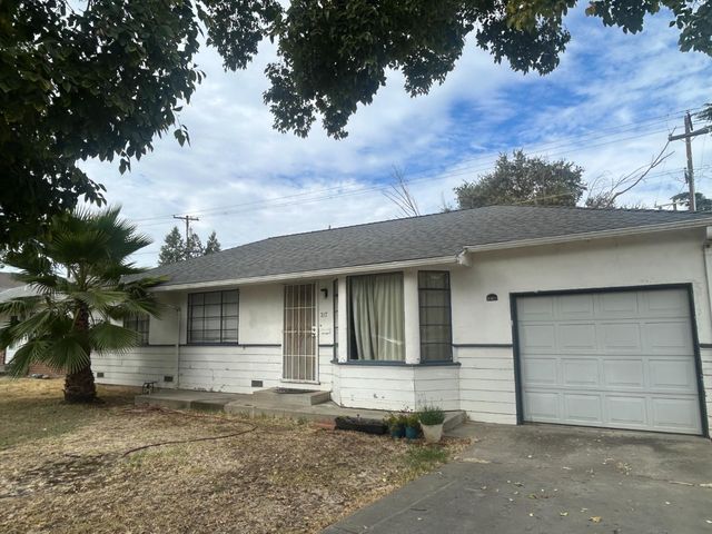 217 W Essex St, Stockton, CA 95204