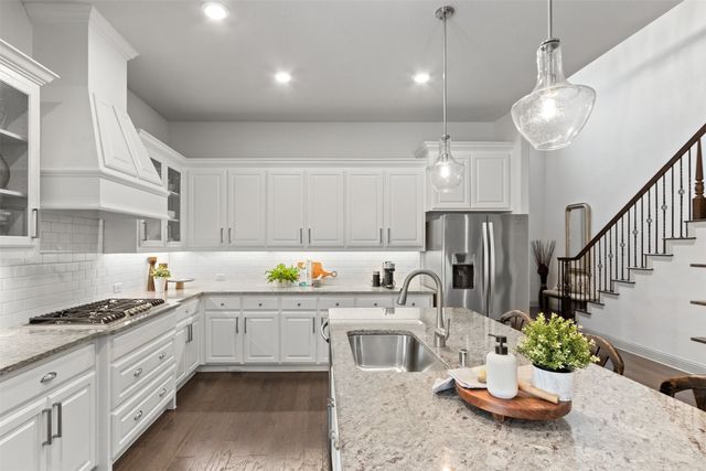 908 Rock Falls Drive, Mckinney, TX 75071