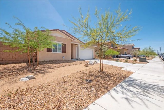 15667 San Diego Ln, Victorville, CA 92394