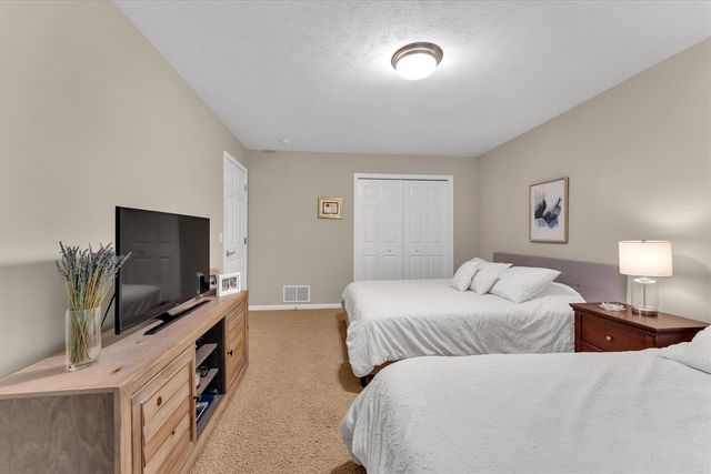 6690 Green Valley Court, Caledonia, MI 49316