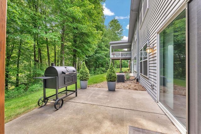 6690 Green Valley Court, Caledonia, MI 49316