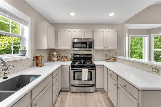 6690 Green Valley Court, Caledonia, MI 49316