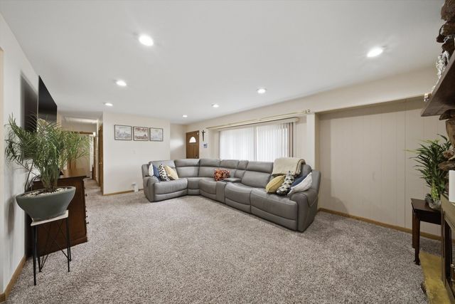 8132 S 83rd Court, Justice, IL 60458