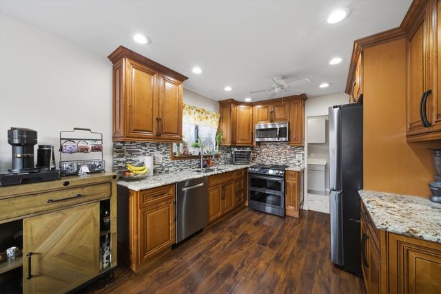 8132 S 83rd Court, Justice, IL 60458