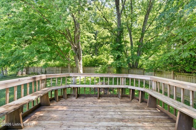 5211 Baywood Dr, Louisville, KY 40241