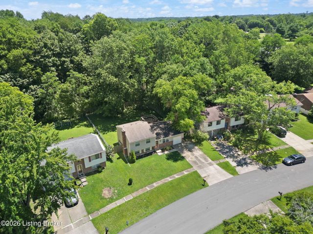 5211 Baywood Dr, Louisville, KY 40241
