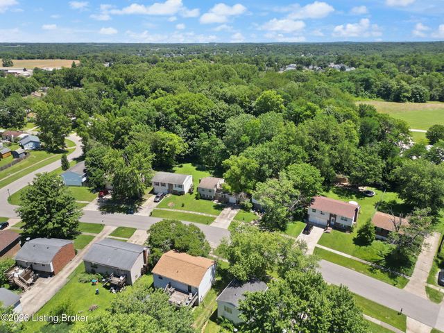5211 Baywood Dr, Louisville, KY 40241
