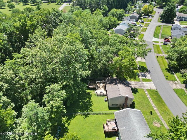 5211 Baywood Dr, Louisville, KY 40241