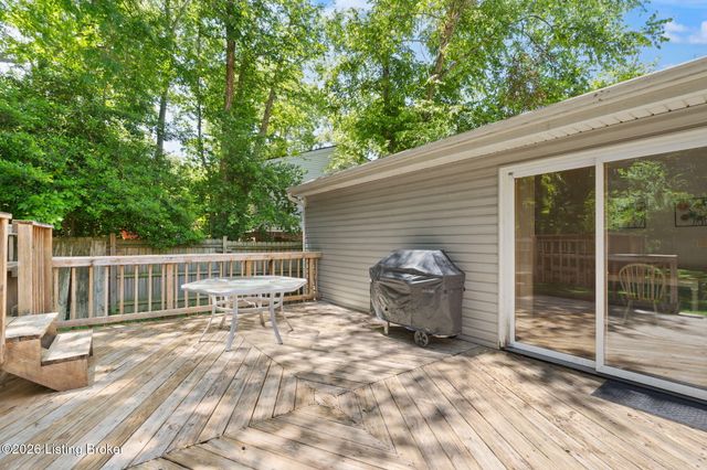5211 Baywood Dr, Louisville, KY 40241