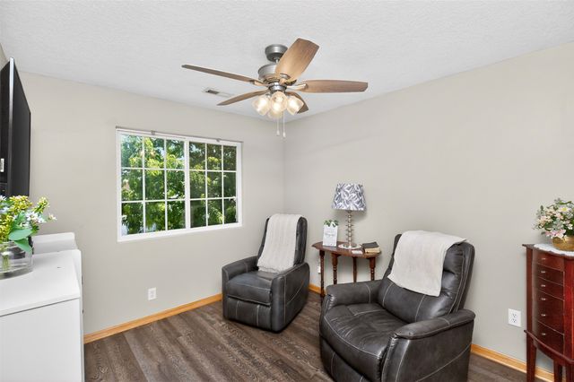 10029 Bayern Lane, Johnston, IA 50131