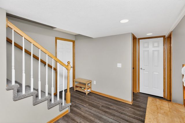 10029 Bayern Lane, Johnston, IA 50131