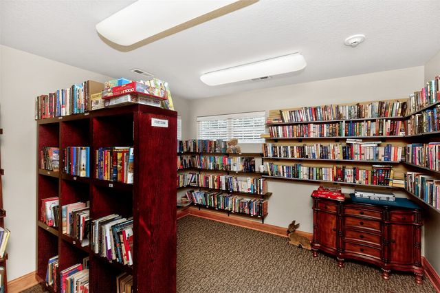 10029 Bayern Lane, Johnston, IA 50131