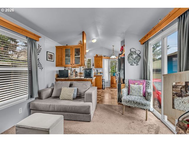 7120 Ne LOMBARD St 11, Portland, OR 97218