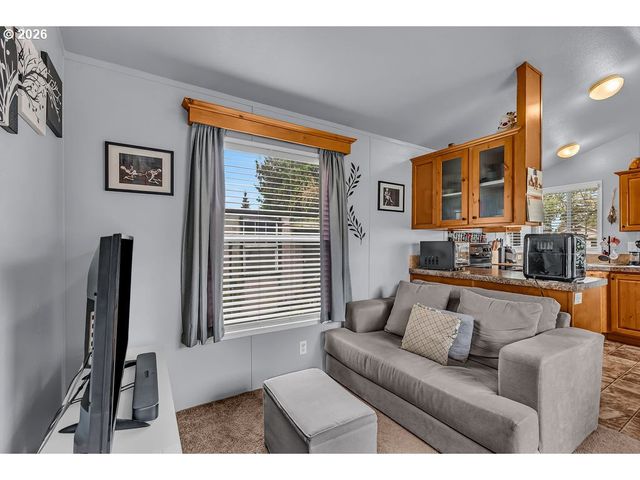 7120 Ne LOMBARD St 11, Portland, OR 97218