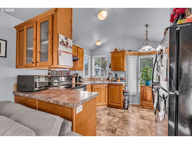 7120 Ne LOMBARD St 11, Portland, OR 97218