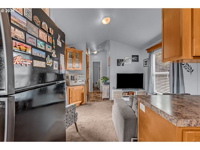 7120 Ne LOMBARD St 11, Portland, OR 97218