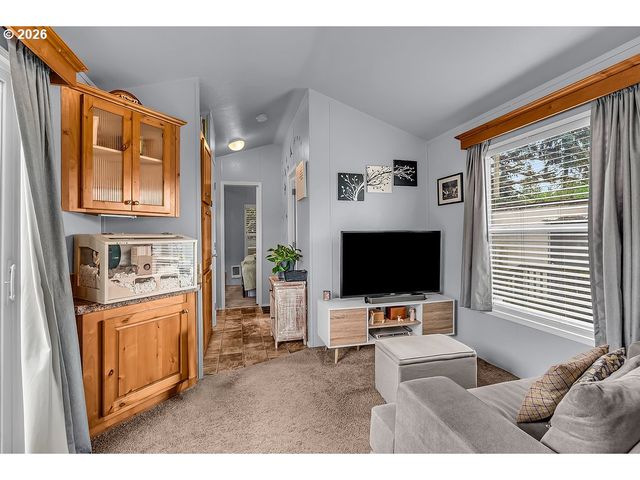 7120 Ne LOMBARD St 11, Portland, OR 97218