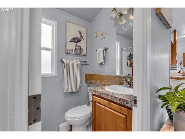 7120 Ne LOMBARD St 11, Portland, OR 97218