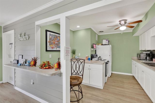 14 STRATHMORE BOULEVARD 14, Sarasota, FL 34233