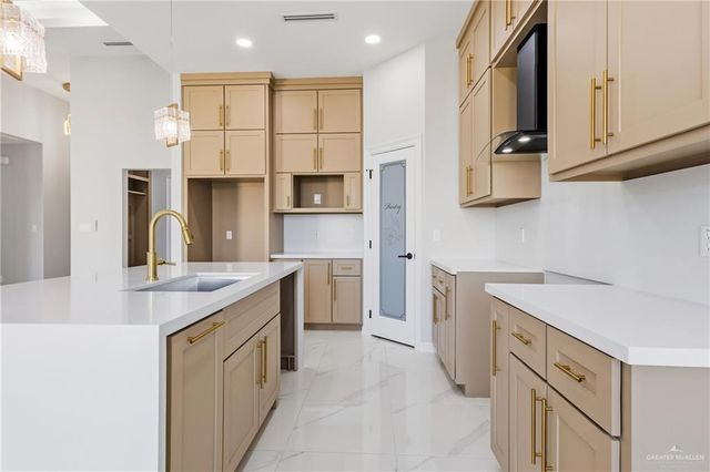 421 Serg Loop, Alamo, TX 78516