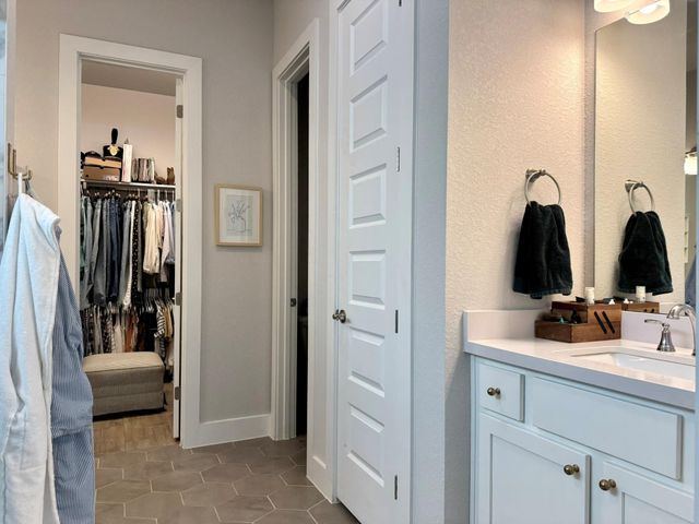 1202 Sage Thrasher CIR, Dripping Springs, TX 78620