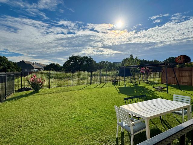 1202 Sage Thrasher CIR, Dripping Springs, TX 78620