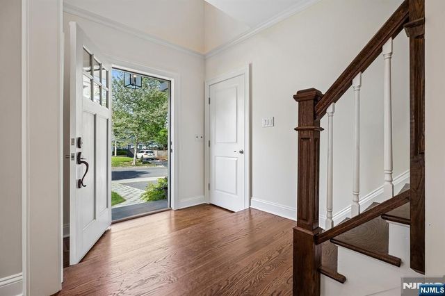 11 Mount Vernon Road, Montclair, NJ 07043