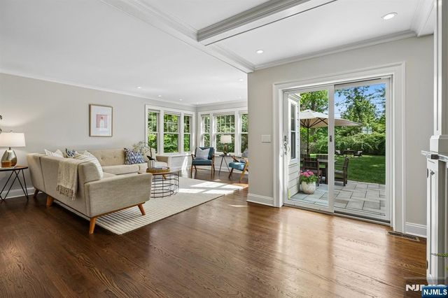 11 Mount Vernon Road, Montclair, NJ 07043