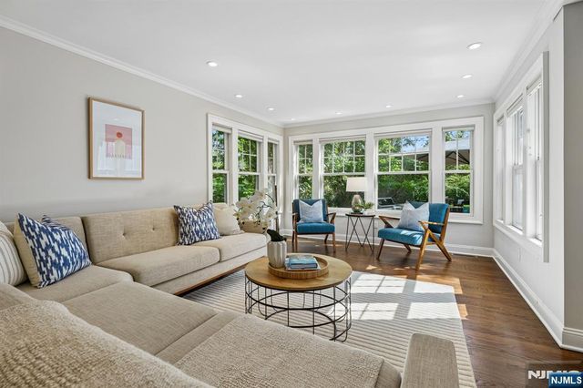 11 Mount Vernon Road, Montclair, NJ 07043