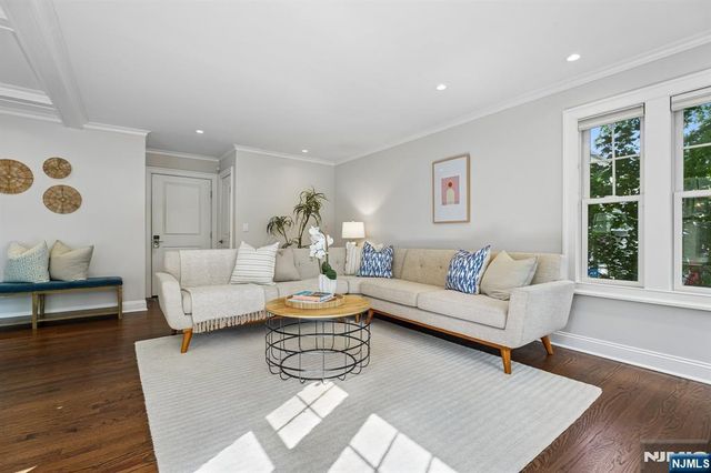 11 Mount Vernon Road, Montclair, NJ 07043