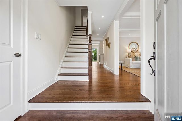 11 Mount Vernon Road, Montclair, NJ 07043